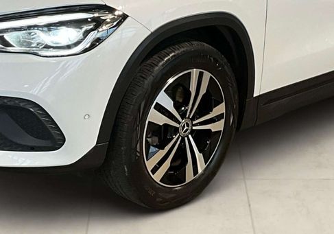 Mercedes-Benz GLA 200, 2022 3