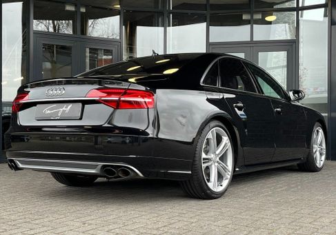 Audi S8, 2015