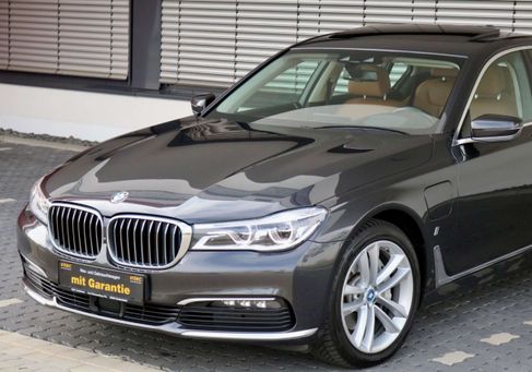 BMW 740, 2018