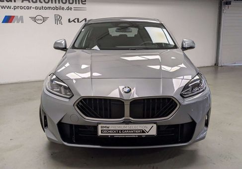 BMW 120, 2025