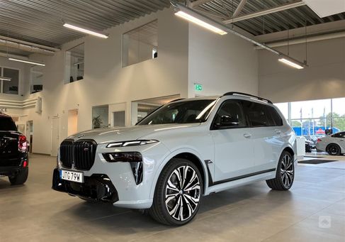 BMW X7, 2025