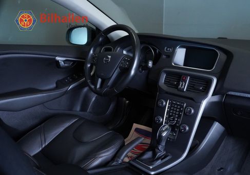 Volvo V40 Cross Country, 2019