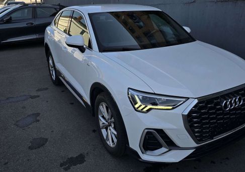 Audi Q3, 2022