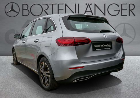 Mercedes-Benz B 180, 2025