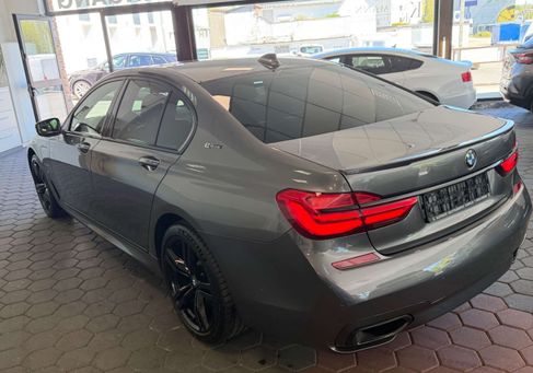 BMW 740, 2017