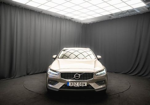 Volvo V60 Cross Country, 2020