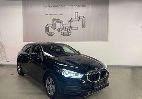 BMW 118, 2022