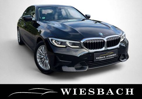 BMW 330, 2022