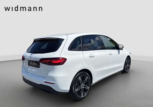 Mercedes-Benz B 200, 2024