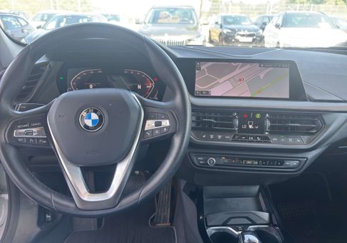 BMW 118, 2021