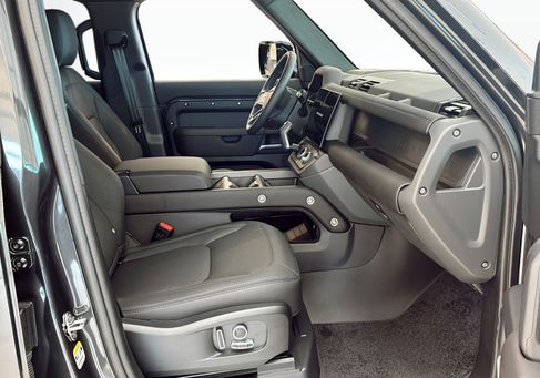 Land Rover Defender, 2026 3