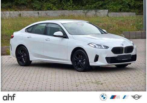 BMW 220, 2025 2