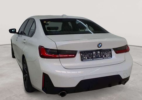 BMW 330, 2023