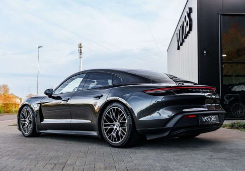 Porsche Taycan, 2022