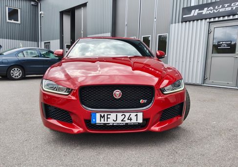 Jaguar XE, 2016