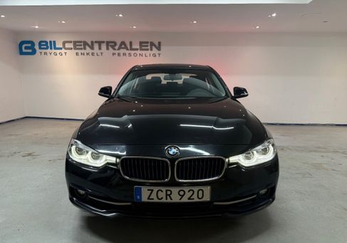 BMW 330, 2018