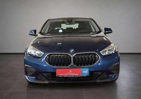 BMW 216, 2022