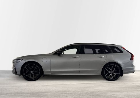 Volvo V90, 2022