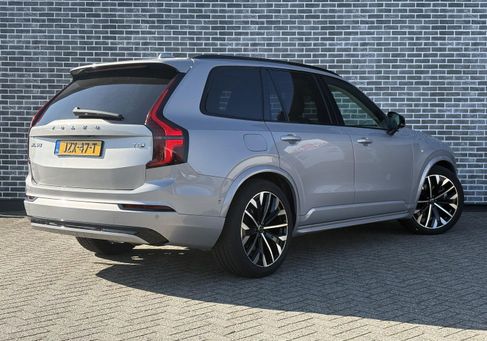 Volvo XC90, 2025 3