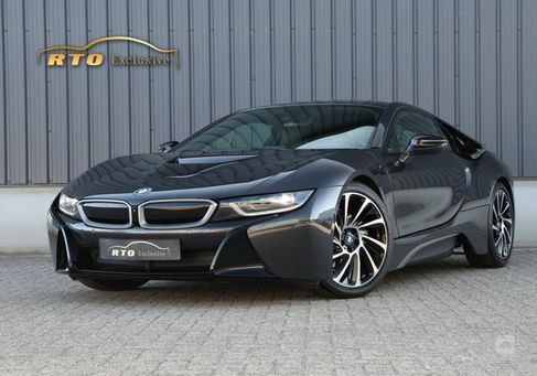 BMW i8, 2015