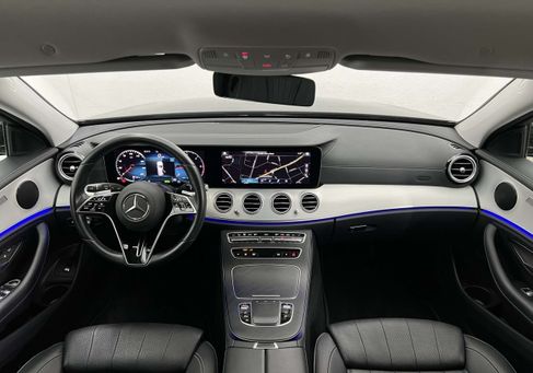 Mercedes-Benz E 300, 2021 3
