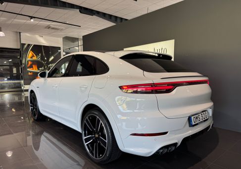 Porsche Cayenne, 2022