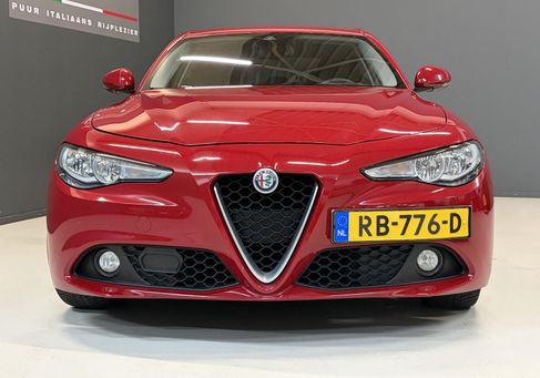 Alfa Romeo Giulia, 2017