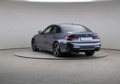 BMW 330, 2022