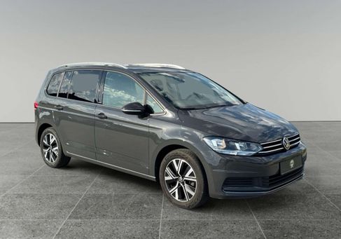 Volkswagen Touran, 2022 3