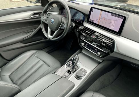 BMW 520, 2022 3