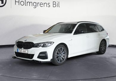 BMW 330, 2021