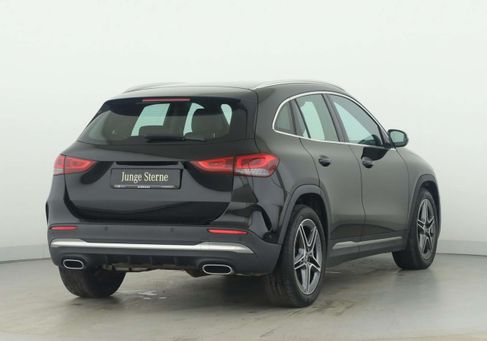 Mercedes-Benz GLA 180, 2022