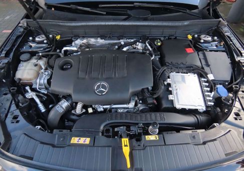 Mercedes-Benz GLB 180, 2021