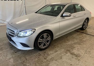 Mercedes-Benz 220, 2019
