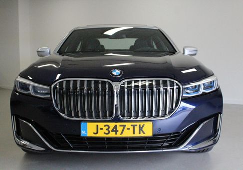 BMW 750, 2020