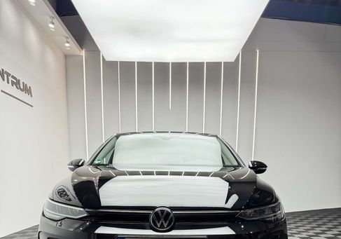 Volkswagen Golf, 2025