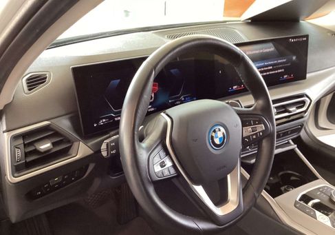 BMW 320, 2023