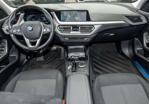 BMW 118, 2022