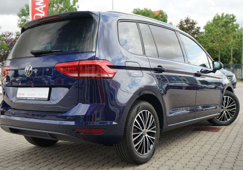 Volkswagen Touran, 2021 3