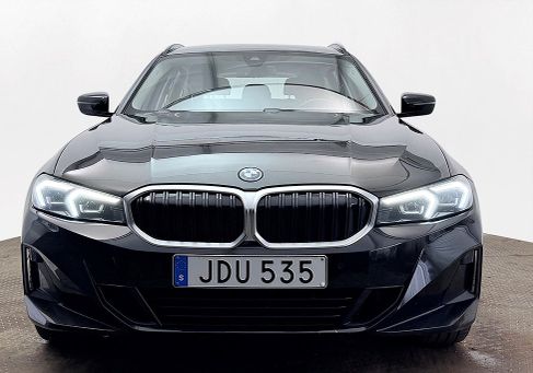 BMW 330, 2024