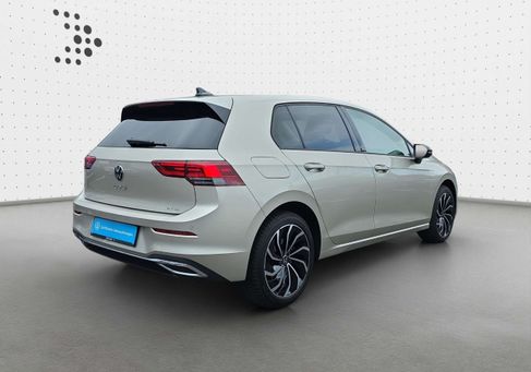 Volkswagen Golf, 2023 3