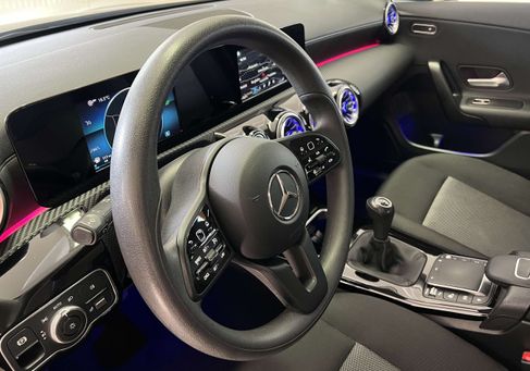 Mercedes-Benz CLA 200, 2022