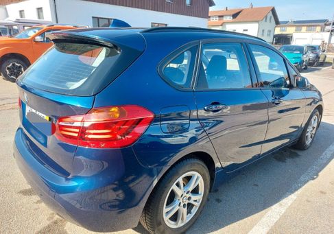 BMW 216, 2021