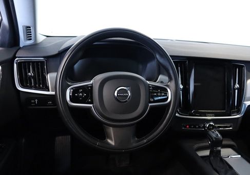 Volvo V90 Cross Country, 2020
