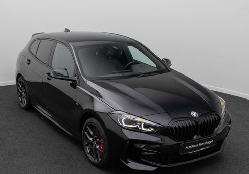 BMW 118, 2022