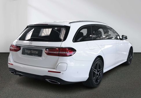 Mercedes-Benz E 300, 2023 3