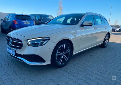 Mercedes-Benz E 200, 2022