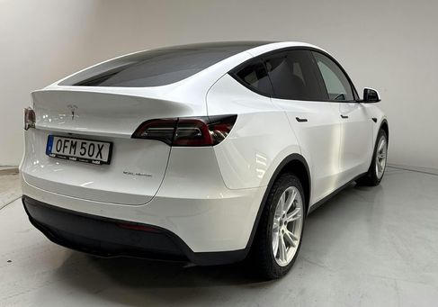 Tesla Model Y, 2022
