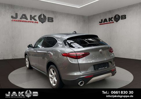 Alfa Romeo Stelvio, 2018