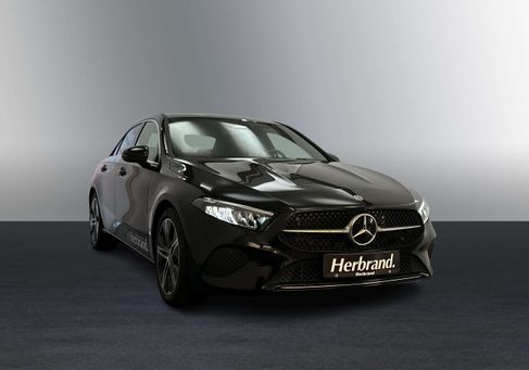 Mercedes-Benz A 180, 2025